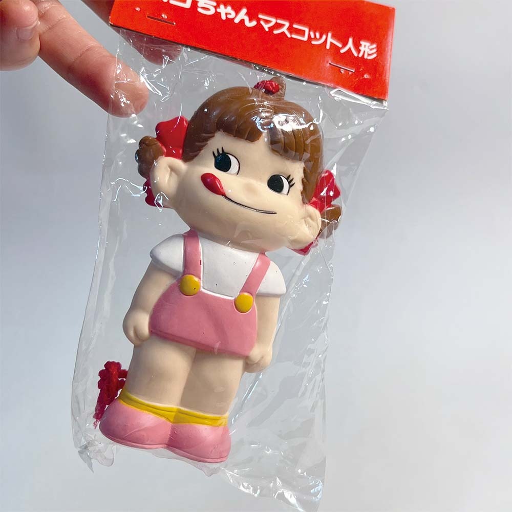 全新 收藏品 日本 peko chan 不二家 牛奶妹 FUJIYA 公仔 造型 吊飾 掛飾 軟膠發聲玩具