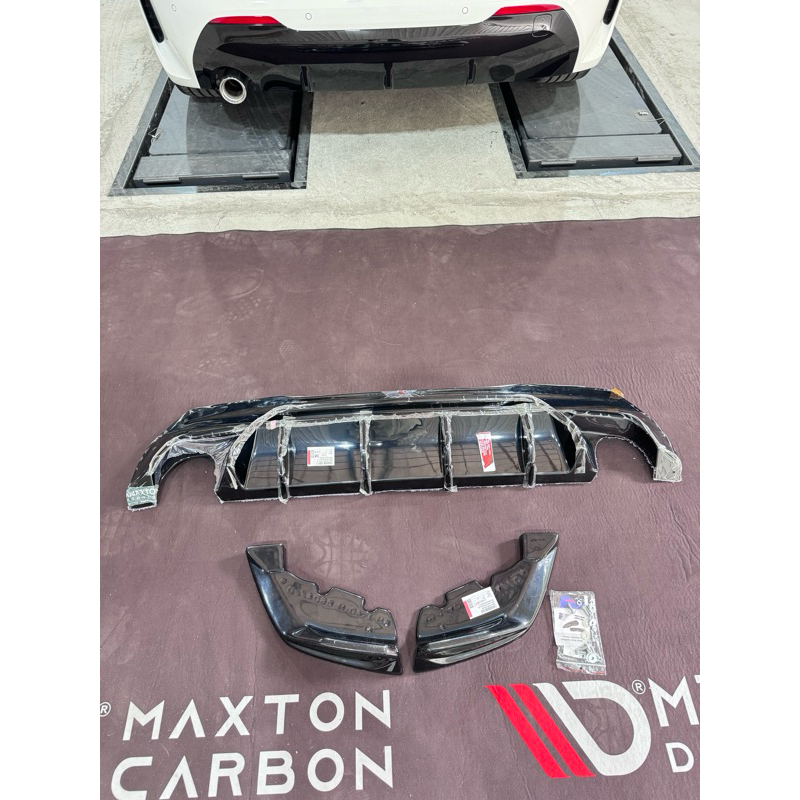 BMW F40 改裝後下導流 Maxton 品牌