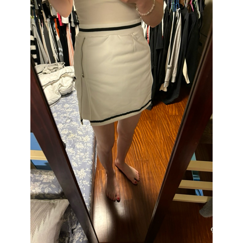 清衣櫃便宜賣 二手白色短裙M號
