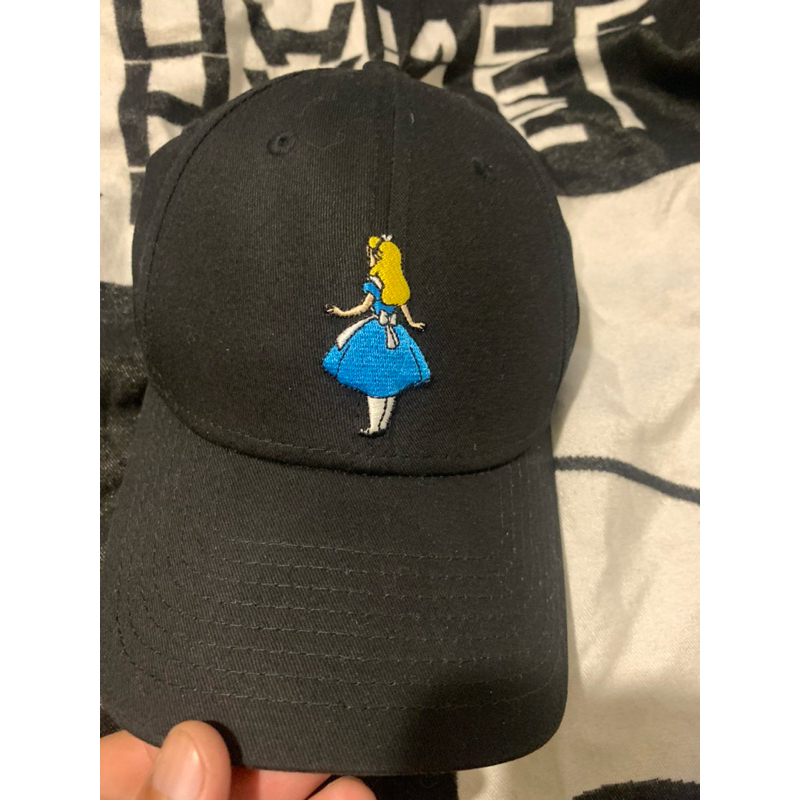 二手 古著 New Era  x Disney  Alice 迪士尼 愛麗絲 夢遊仙境 老帽 棒球帽 cap