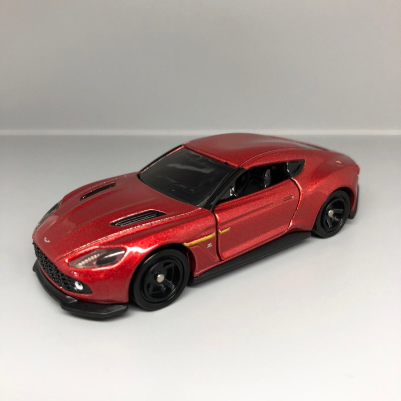 Tomica 75 Aston Martin vanquish zagato