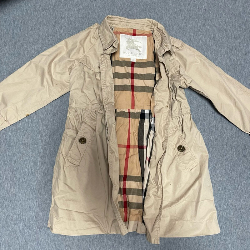 burberry 女童風衣外套 5y 110