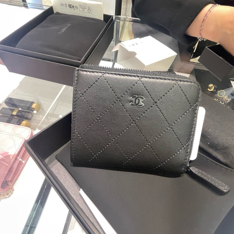 台灣現貨👛🧡37800 香奈兒 Chanel 24S  So black  L拉鍊短夾