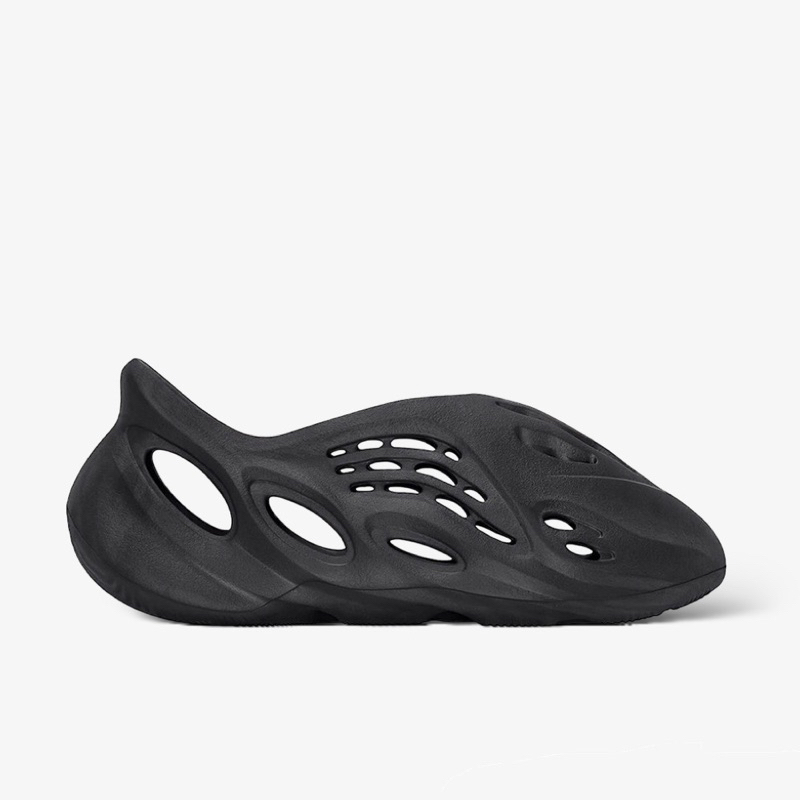 CSC▹ Adidas Yeezy Foam Runner Onyx 鏤空 洞洞鞋 瑪瑙黑 黑魂 全黑 HP8739