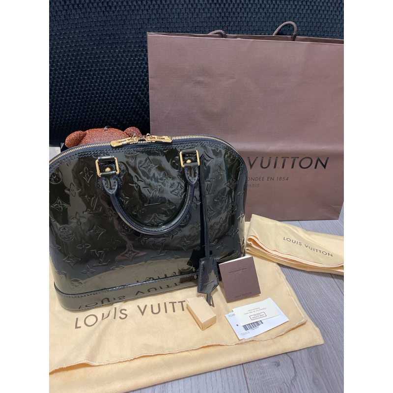 「9.5新正品」Lv alma bb漆皮貝殼包（特價優惠）