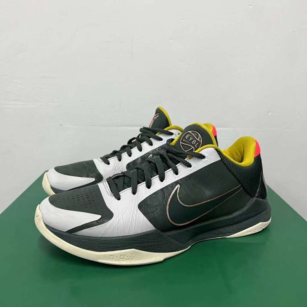 《二手寄賣》Nike Kobe 4 灰綠 US9 無盒 鞋幫瑕疵