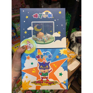 💥現貨💥「candy公仔雜貨舖」蠟筆小新場景擺件 手機支架