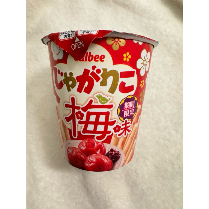 「現貨」日本Calbee卡樂比 梅子 薯條杯 春季限定 梅子口味