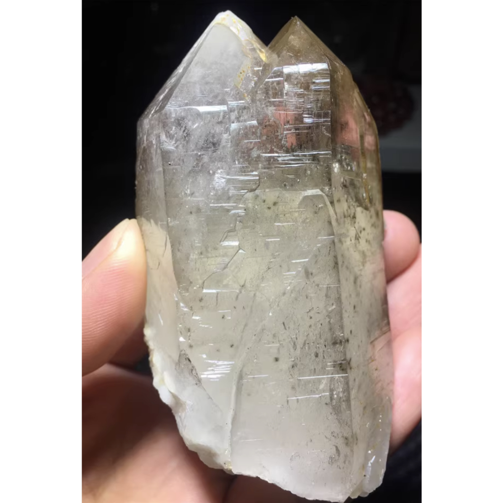 喜馬拉雅水晶天然巴基斯坦白水晶骨幹原石包裹金字塔山一物一圖