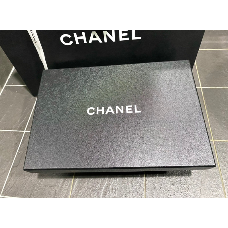 專櫃購入✨名牌精品Chanel鞋盒（空盒）禮物盒/精品紙盒/衣物收納盒（可裝瑪莉珍鞋、娃娃鞋、樂福鞋、草編鞋、芭蕾舞鞋）