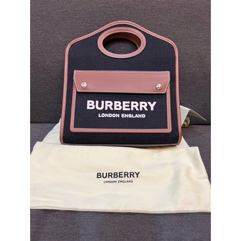 Burberry 黑底標語文字手提側背包