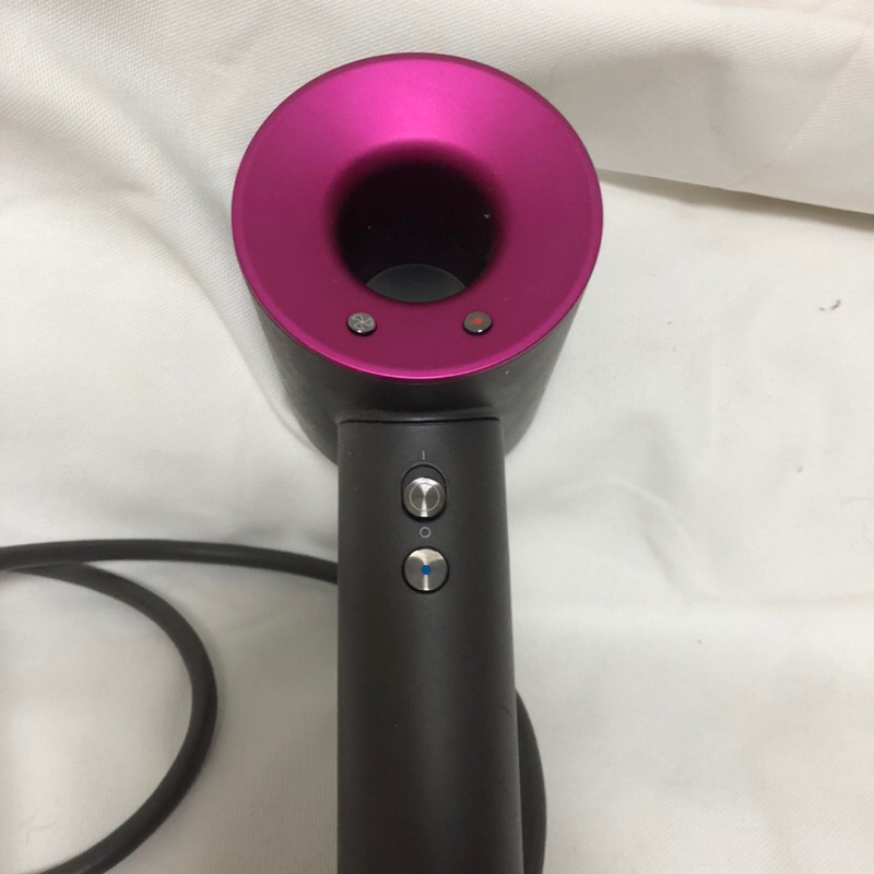 日本版dyson HD01 吹風機 故障機 插電燈號亮無風出來 當零件機賣