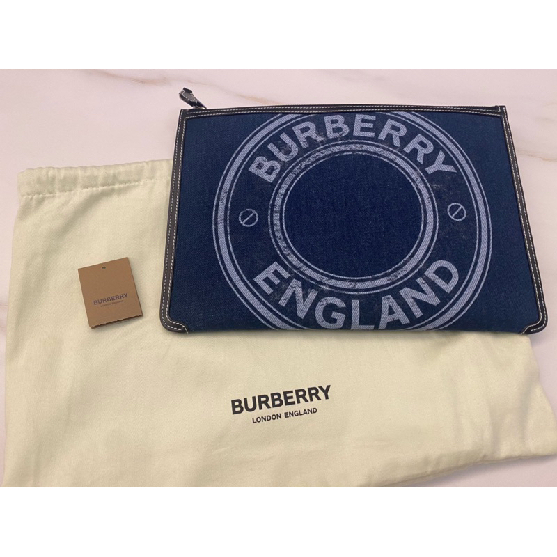 Burberry牛仔手拿包