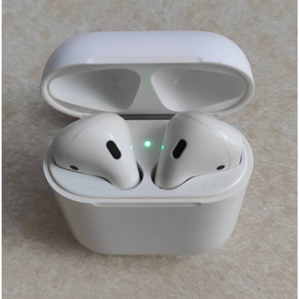 APPLE 第二代無線耳機 AirPods (A2031) 搭配充電盒(型號:A1602)