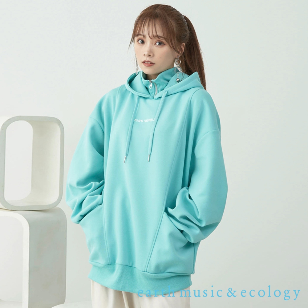 earth music&amp;ecology 刺繡標語拉鍊立領寬鬆帽T上衣(1D31L1C0100)