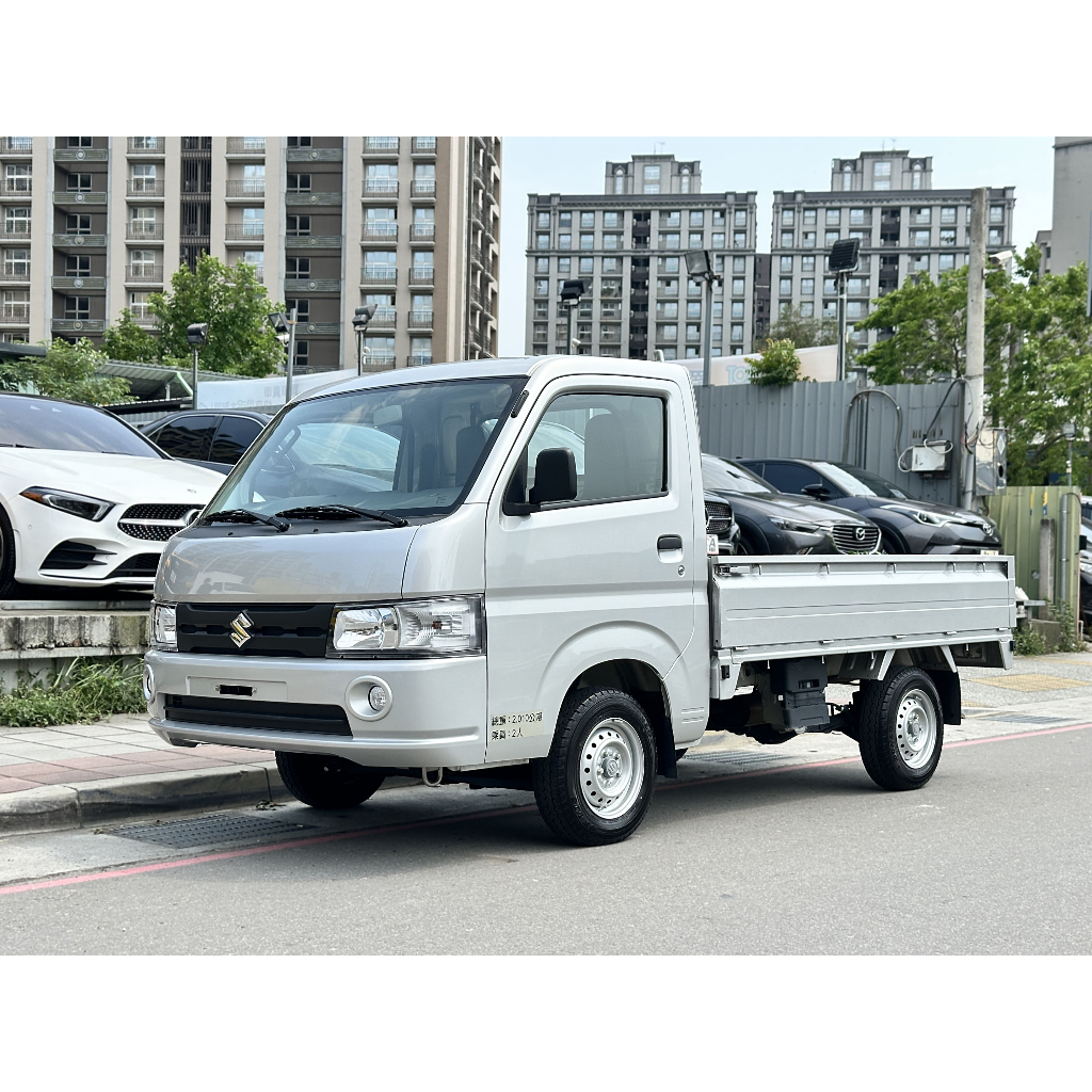 2021 SUZUKI CARRY 1.5,超低里程僅跑3900KM,內外跟新車一樣只差價錢,賺錢小貨車