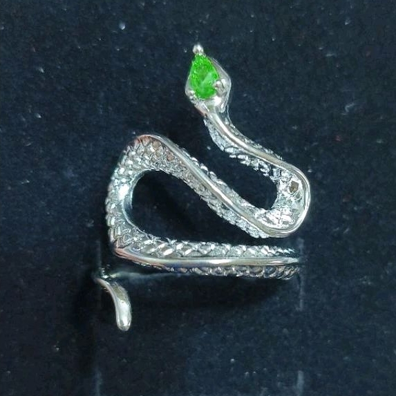 玉貴人…高檔天然蛇形綠透輝石戒指，國際圍#20