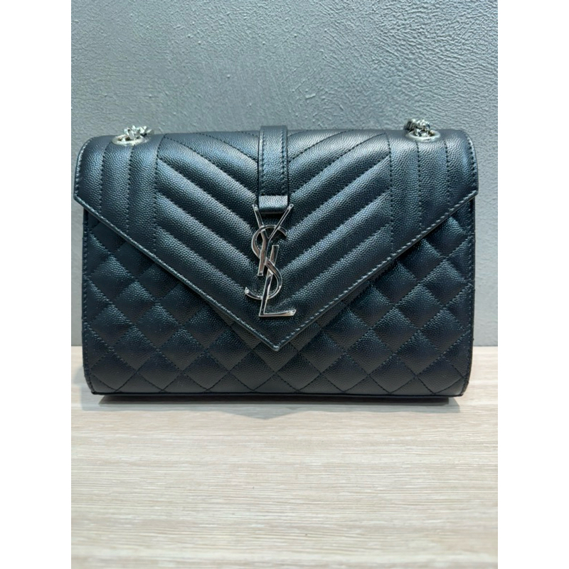 二手精品包 👛 YSL 聖羅蘭 9.9成新 ENVELOPE 魚子醬 信封包 斜背包 肩背包 鏈條包