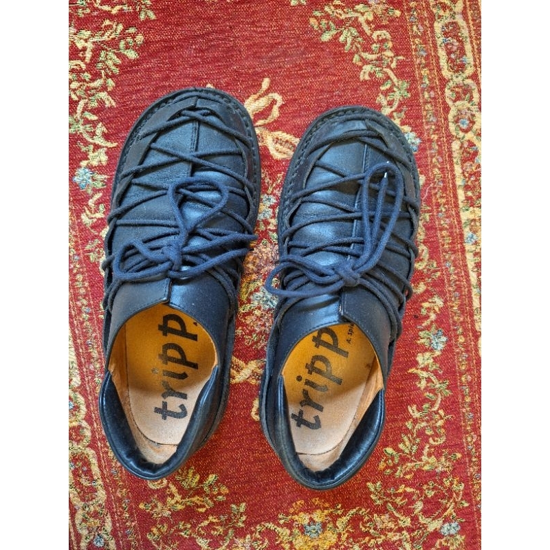 Trippen蟑螂鞋，鞋碼40號，9成新（新店高中或後山埤捷運站面交）