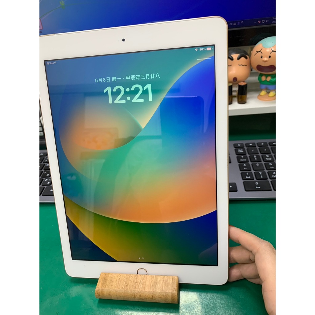 iPad 5 (Cellular)32G金色 螢幕異色和落塵