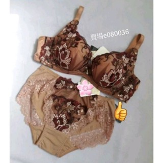 成套👙華歌爾【莎露】刺繡蕾絲 深V包覆內衣 70C=32C，70B=32B 含配褲M