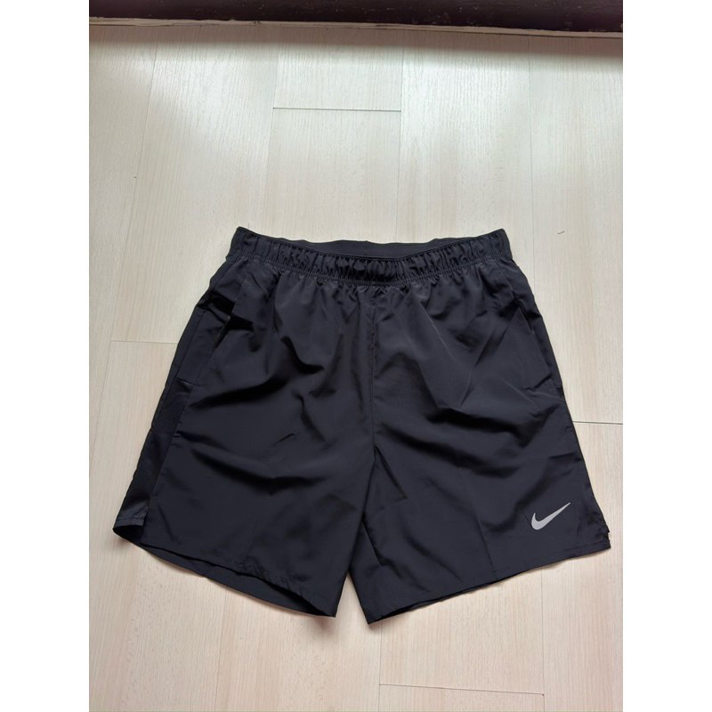 Nike 7吋黑色短褲 L // DV9345-010