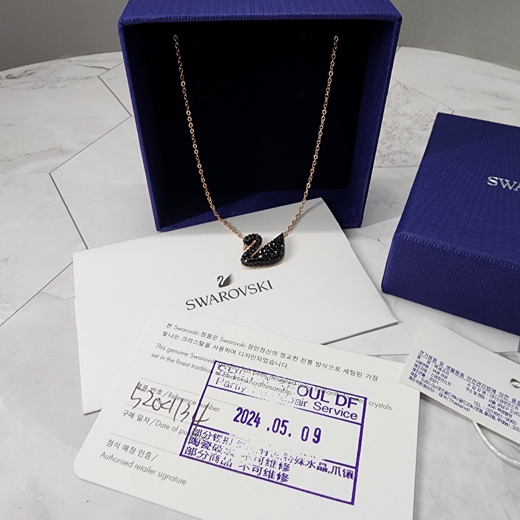 現貨⚡SWAROVSKI Iconic Swan 黑色水晶天鵝項鍊 5204134 黑天鵝 項鍊 墜鍊 施華洛世奇