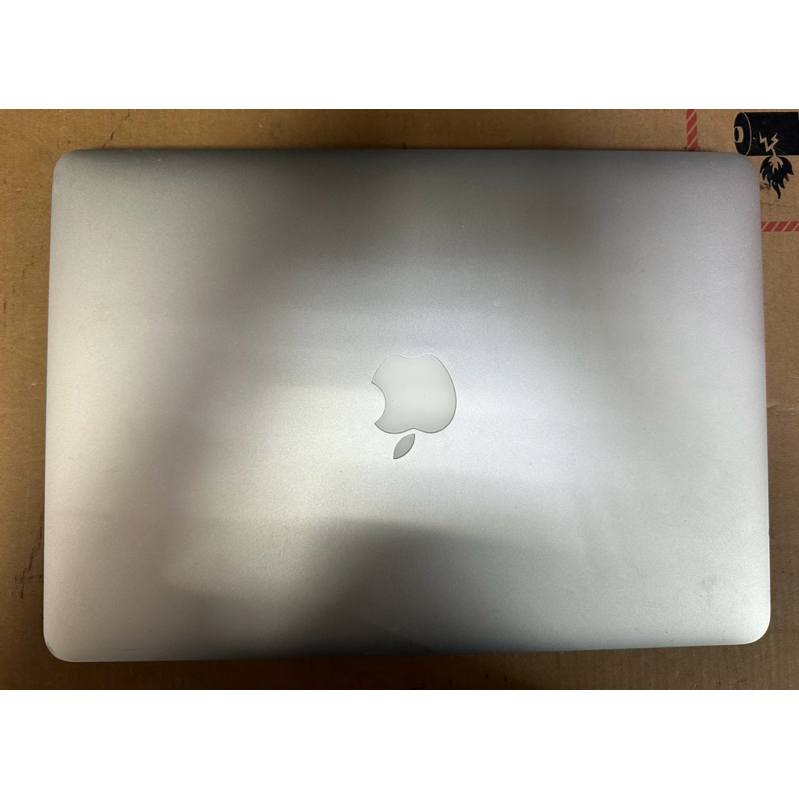 中古 二手 零件機 APPLE MacBook Air A1466 會反覆開關機 表面撞傷無變壓器 給有能力的人購買處理