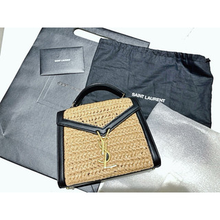 YSL🩷 Saint Laurent CASSANDRA 拉菲草與黑色小牛皮滾邊提包🎀🎀🏖️