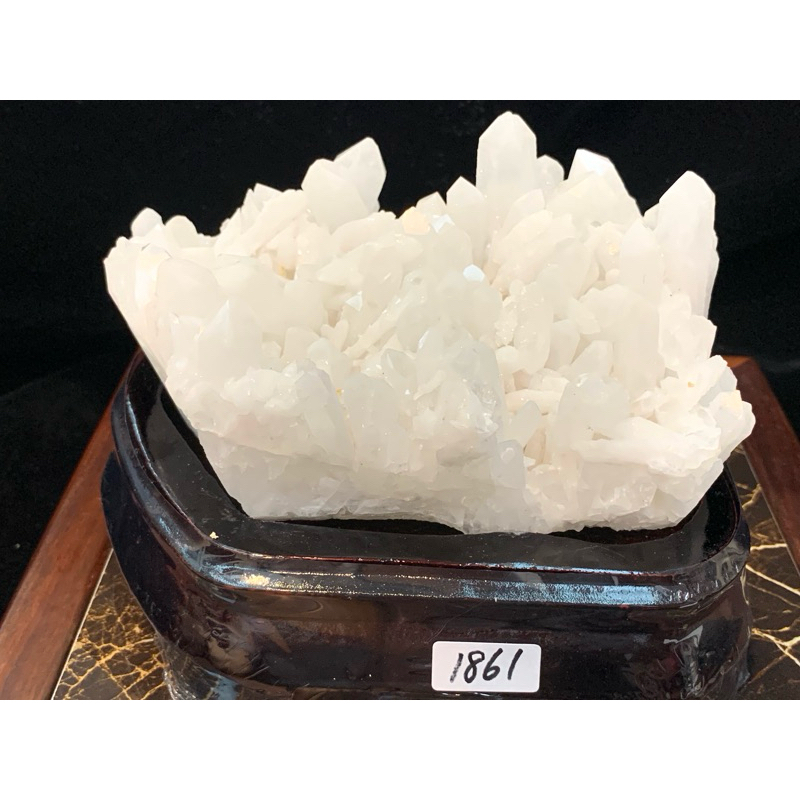 [[晶晶洞洞]]天然巴西白水晶簇.消磁石凈化風水鎮宅白水晶原石原礦皮 .重1.861公斤