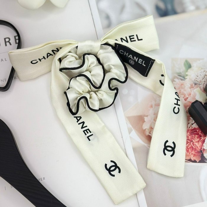 ❥寶媽代購❥ Chanel 23P 爆款 白色 經典 配色 黑色 木耳邊 蝴蝶結 髮圈 AA8926