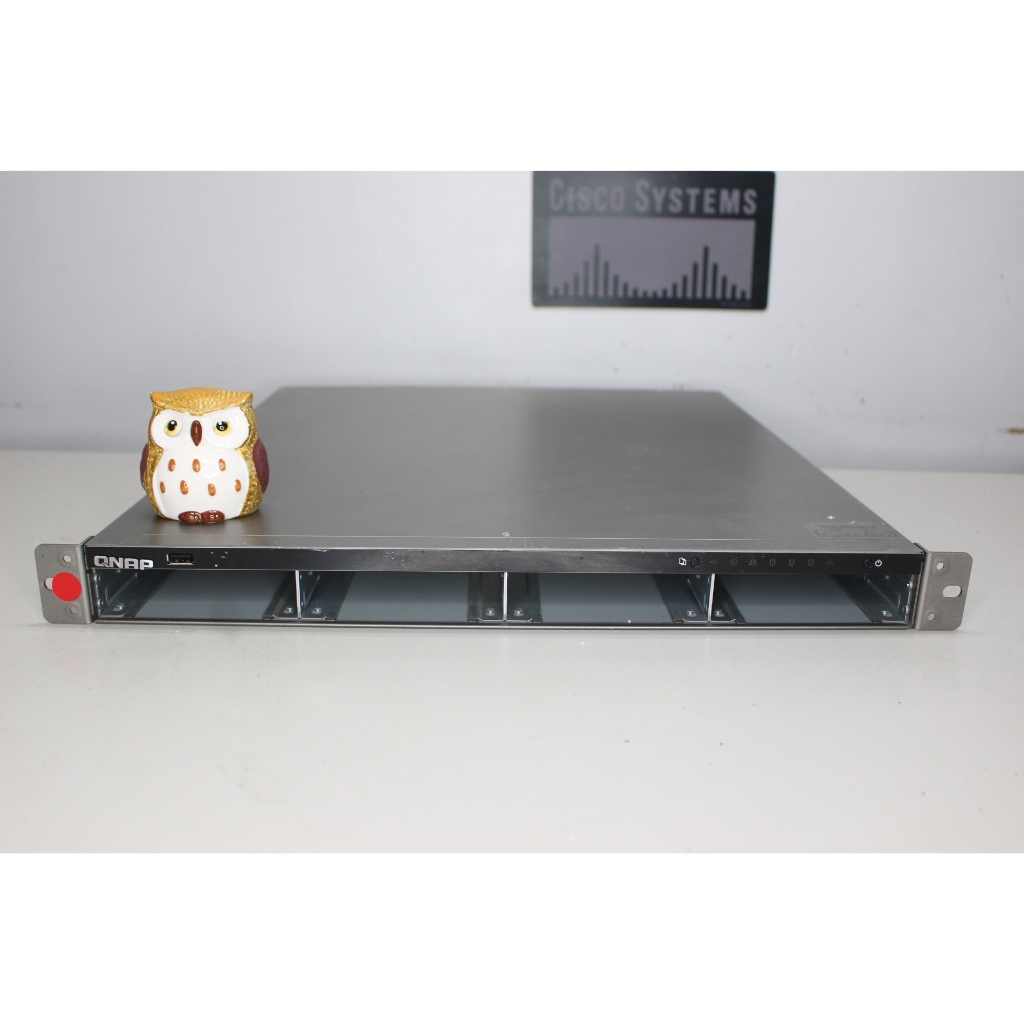 QNAP TS-420U 專為中小型企業設計的高效能4顆硬碟 NAS 伺服器