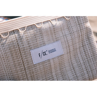 F/CE W.R 防水巴拿馬隨行小包-白 filter017