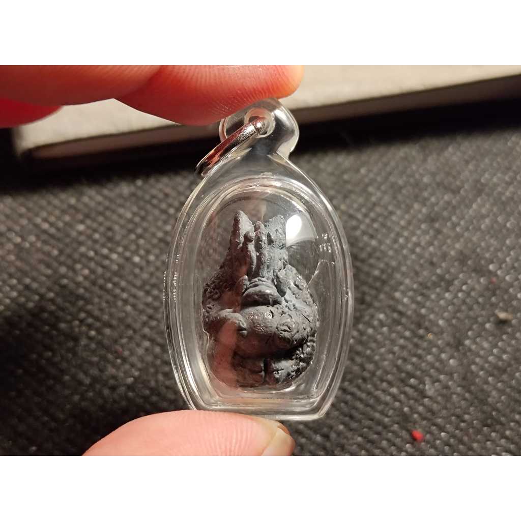 泰國佛牌~2557~山豬抱球~帕阿贊頌吉~BuengTaTa寺~獨立編號831~鉛版本(0722T)