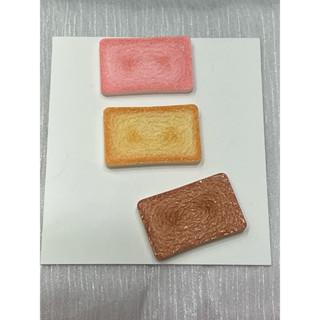 四葉草小舖~訂製款~模擬長方形麵包造型~三色~～髮夾配件~樹脂DIY~吊飾DIY~奶油膠配件~洞洞鞋釦～學校勞作～咕卡配