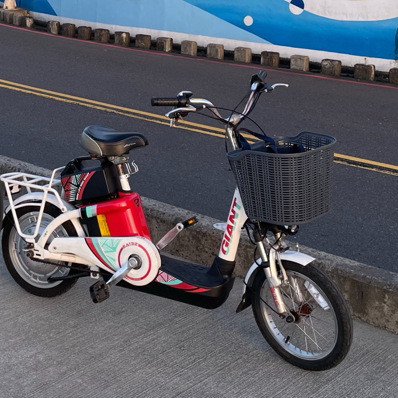 捷安特 電動自行車EA132電輔腳踏車Giant momentum Miya E+ Latte EA-132 EA402