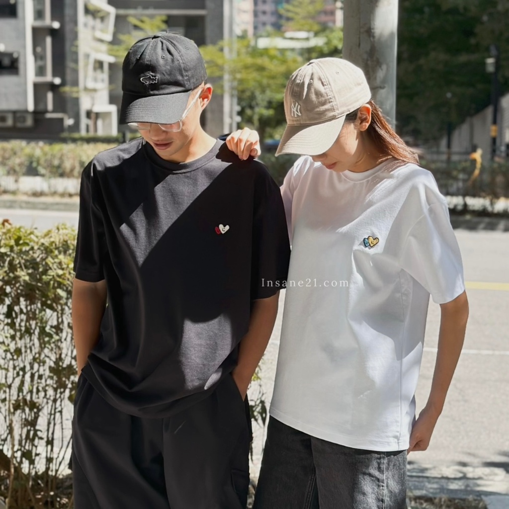 韓國 小飛人 WHAT IT ISNT  刺繡 小標 雙愛心 短袖 LOVEY LOGO T-SHIRT【彼得潘】