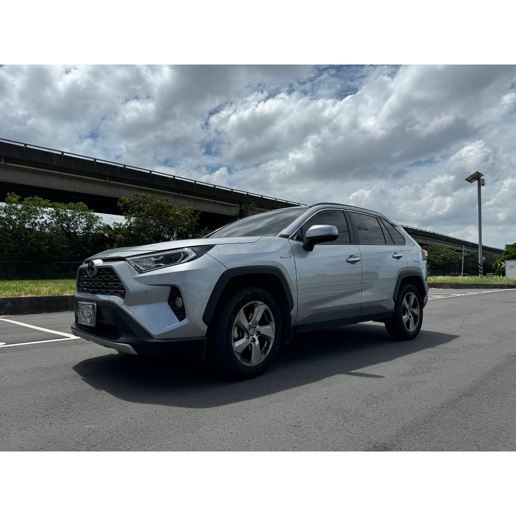 松美交通 TOYOTA 2019年 RAV4 油電旗艦 HAA-認証中古車