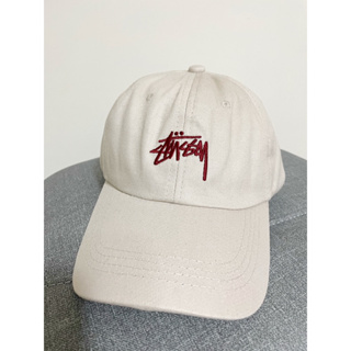 時尚潮牌【Stussy】米色經典品牌logo電繡棒球帽 老帽