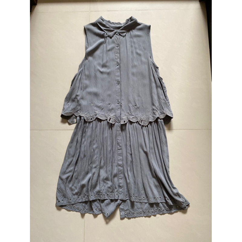 日系專櫃 GOZO 灰色刺繡簍空襯衫式無袖洋裝