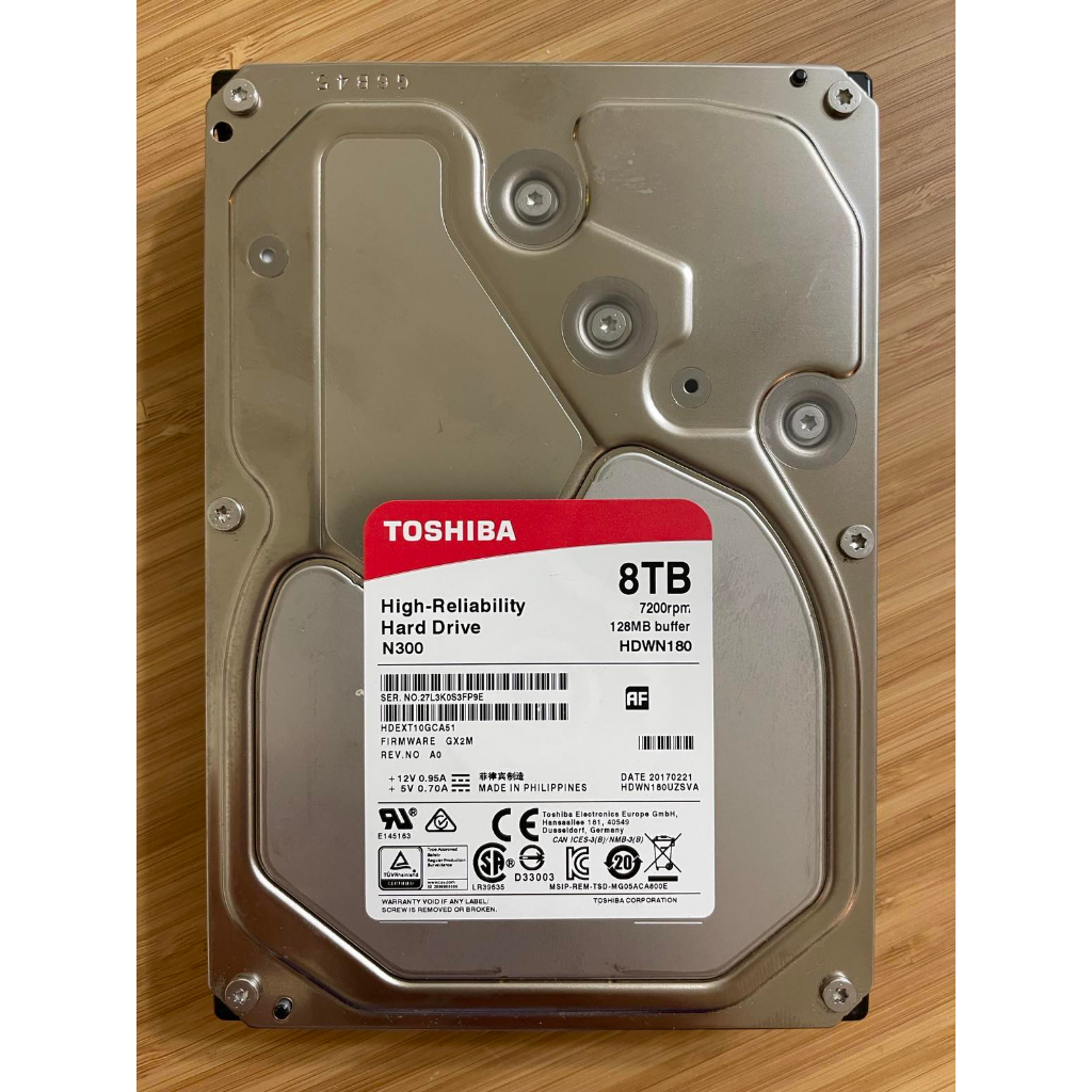 TOSHIBA 8TB High-Reliability Hard Drive N300 HDWN180 硬碟