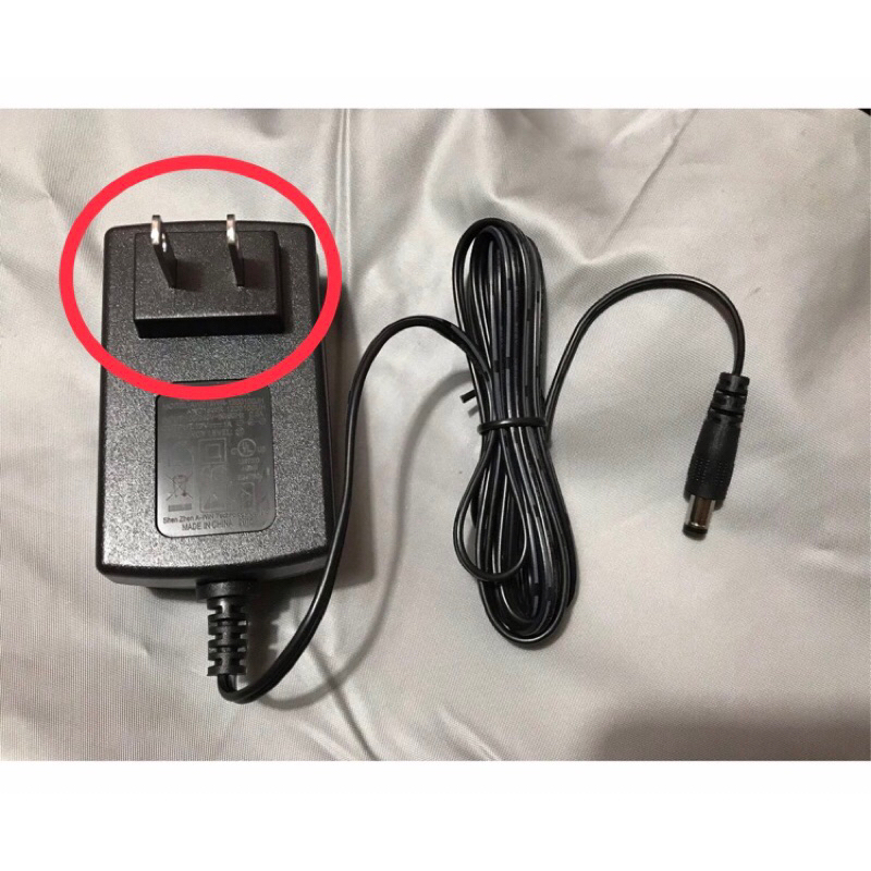 全新: AC ADAPTER (DC 12V-1A)變壓器