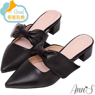 Ann’S柔美心動-立體蝴蝶結低跟粗跟穆勒尖頭鞋4cm-黑