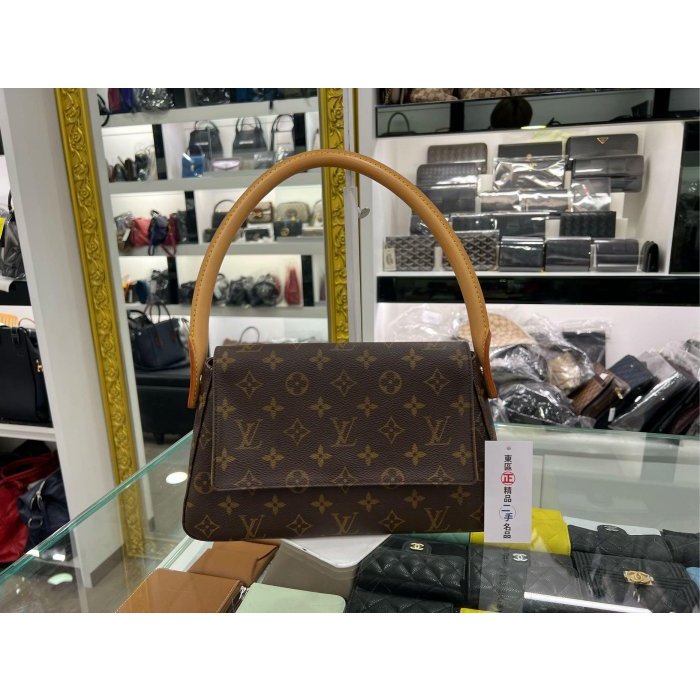 Pre-Owned Louis Vuitton Monogram Mini Looping M51147 Handbag LV