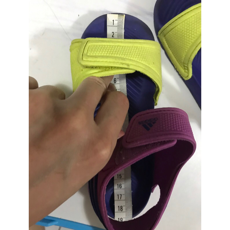 二手自量18公分標FR27/JP160CHN155 adidas愛迪達 紫色黏貼式涼鞋 女童男童都可穿