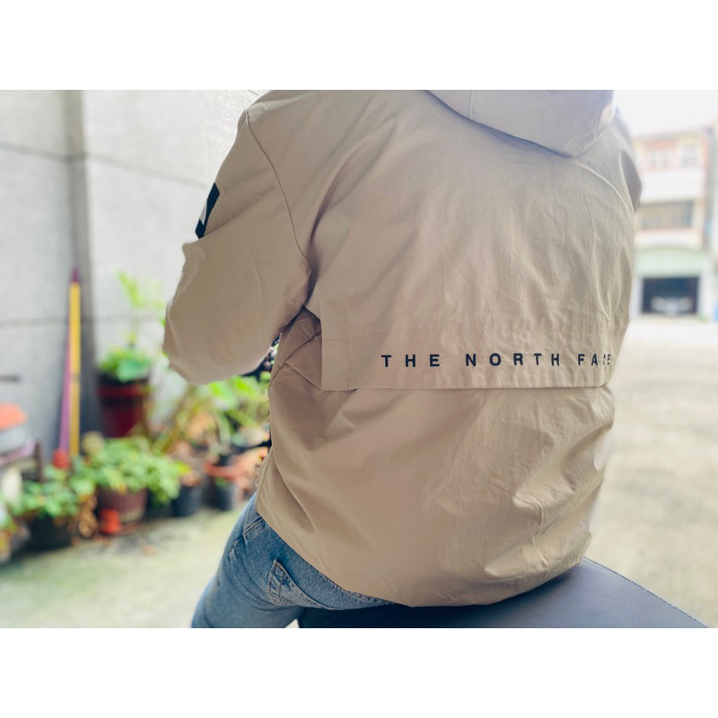 The North Face VILAN EX JACKET北臉背後字串連帽外套 風衣外套 亮奶色