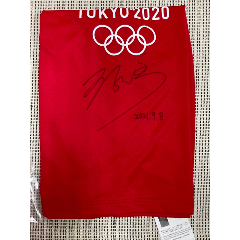 2020東京奧運 紅色運動上衣 王子維簽名