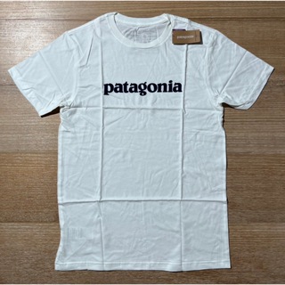 <皮克選物> Patagonia Text Logo Organic 男款有機棉舒適上衣