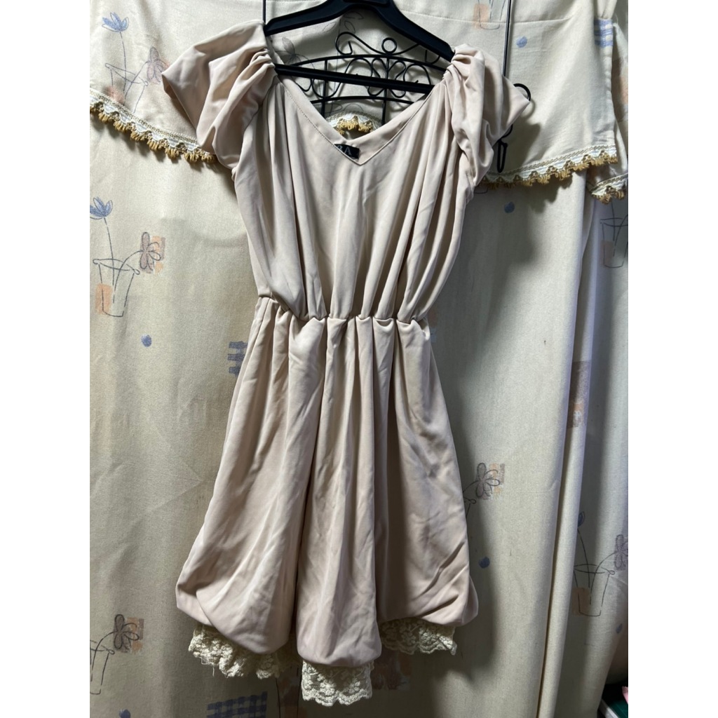 AAA 服飾品牌 摺衣 氣質款 連身裙 尺寸：M
