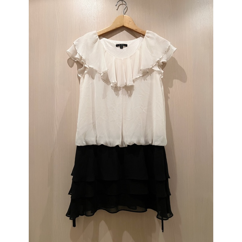 XING 米色雪紡洋裝 （ 專櫃 百貨公司 品牌 米色 S xing 米白色 雪紡 洋裝 短裙 裙子 蛋糕裙 黑色